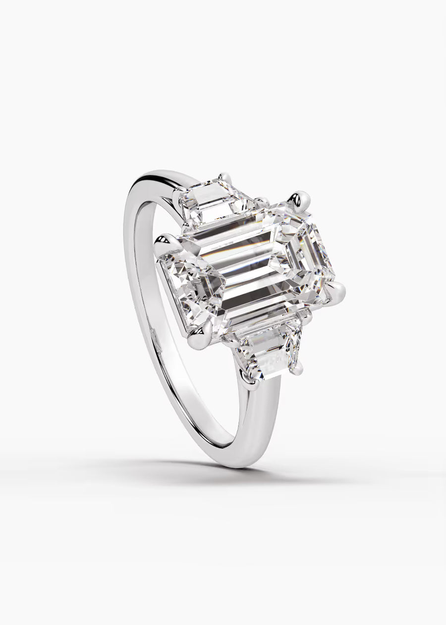 WG: The Axis · Emerald — white gold view 4