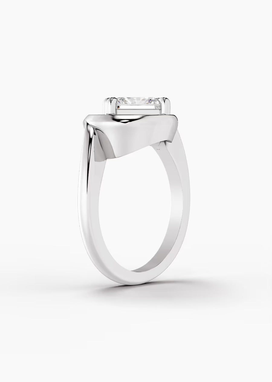WG: The Crescent · Princess — white gold view 2