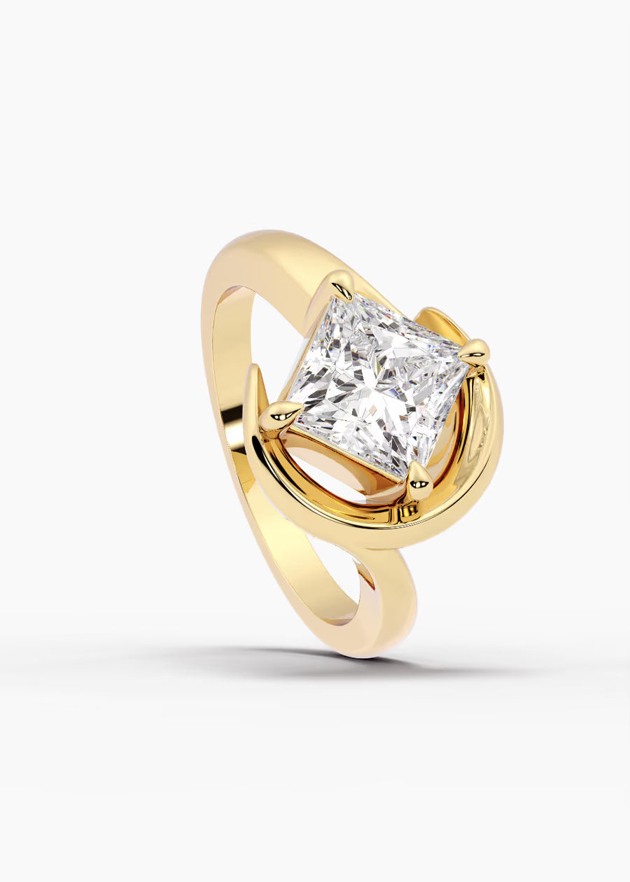YG: The Crescent · Princess — yellow gold view 4