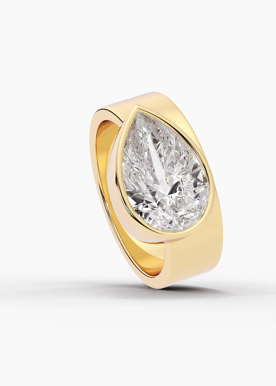 YG: The Drift · Pear — yellow gold view 4