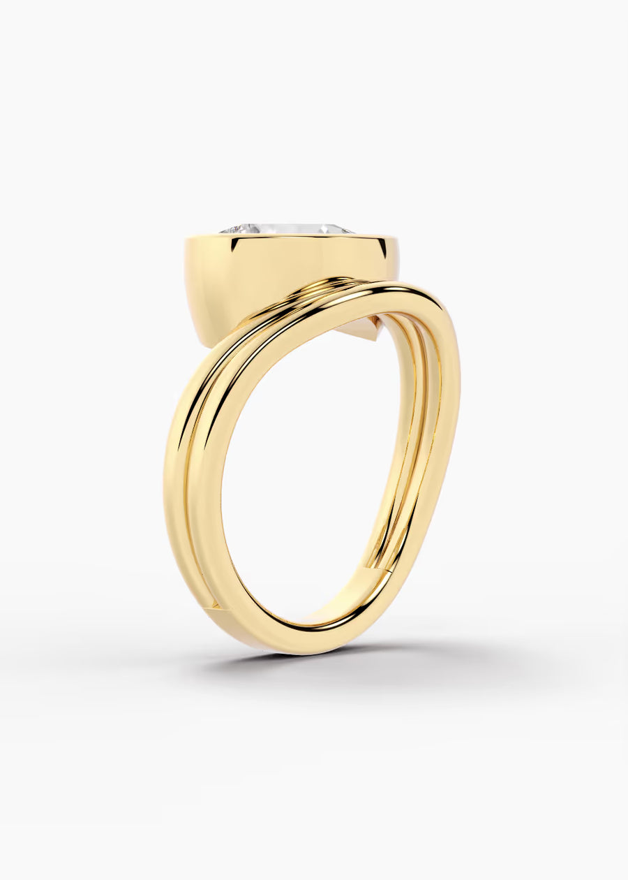 YG: The Dune · Pear — yellow gold view 2