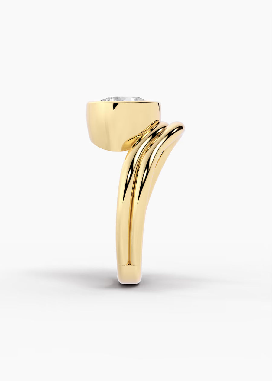 YG: The Dune · Pear — yellow gold view 3