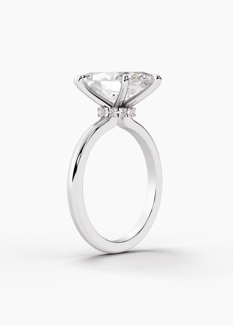The Keepsake · Marquise — WG detail