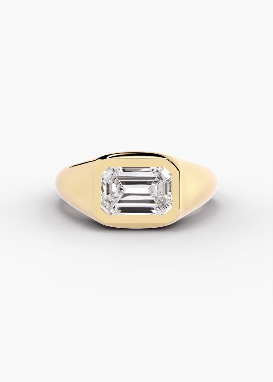 YG: The Origin · Emerald — yellow gold view 1