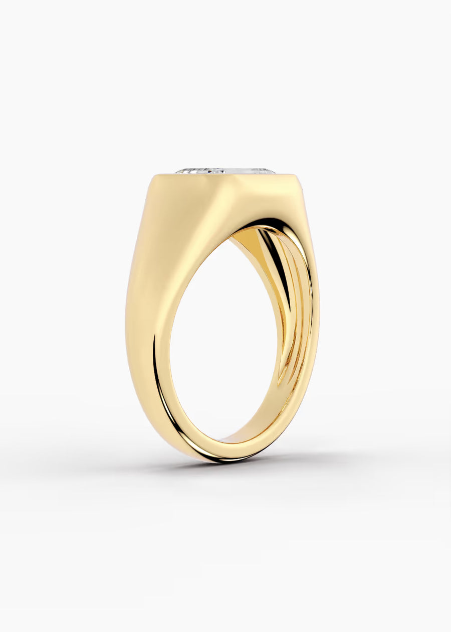 YG: The Origin · Emerald — yellow gold view 2