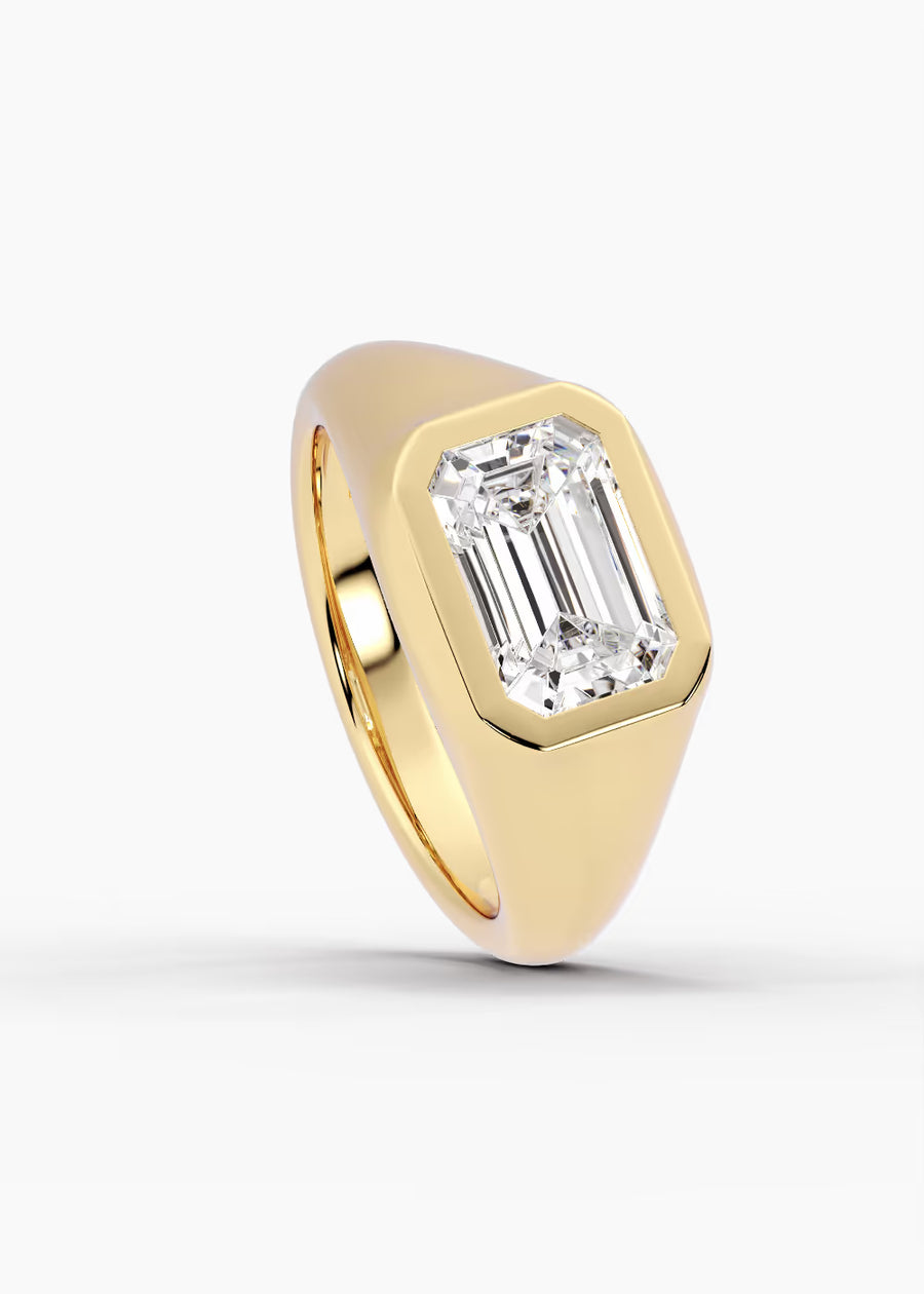 YG: The Origin · Emerald — yellow gold view 4