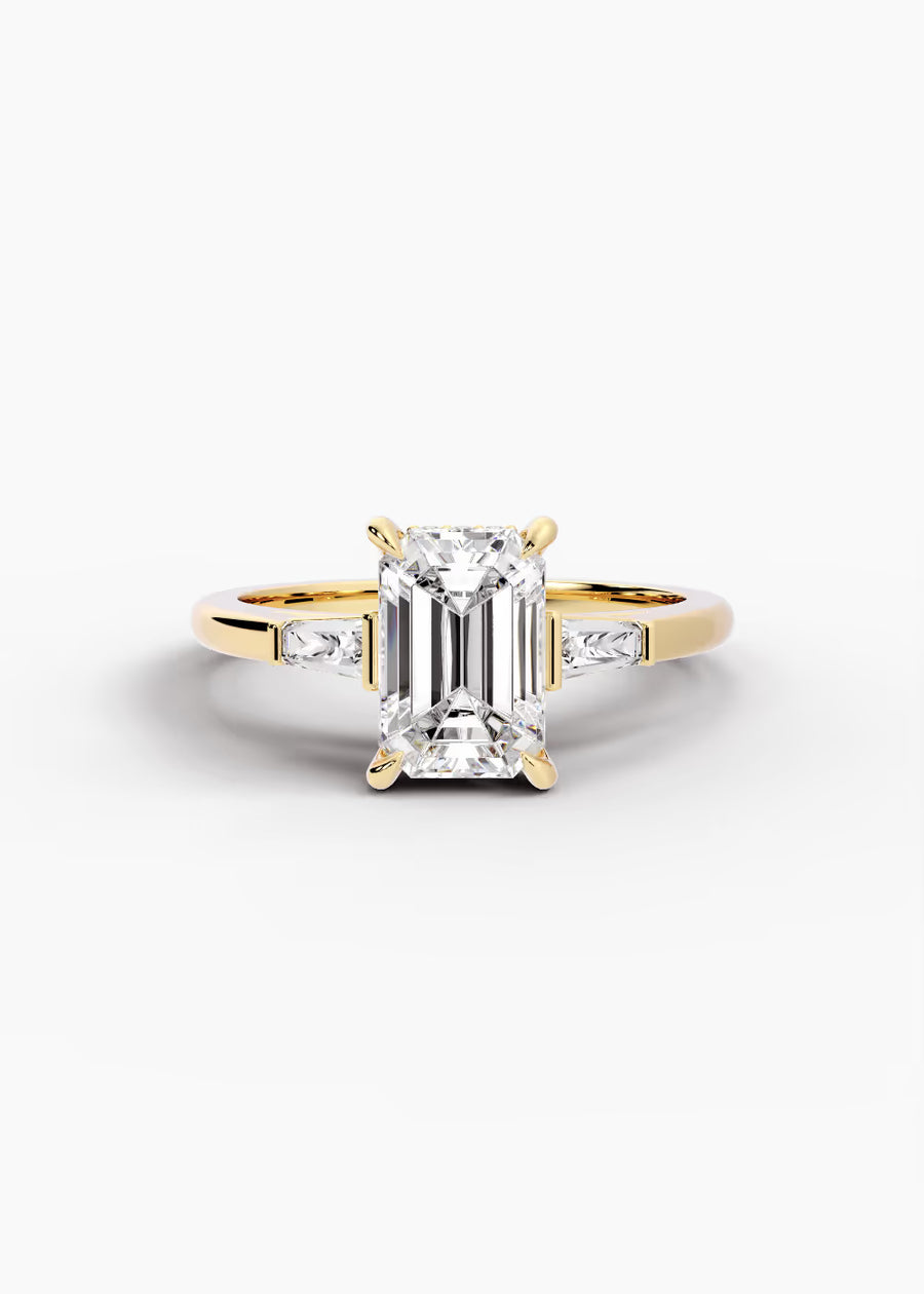 YG: The Regent · Emerald — yellow gold view 1