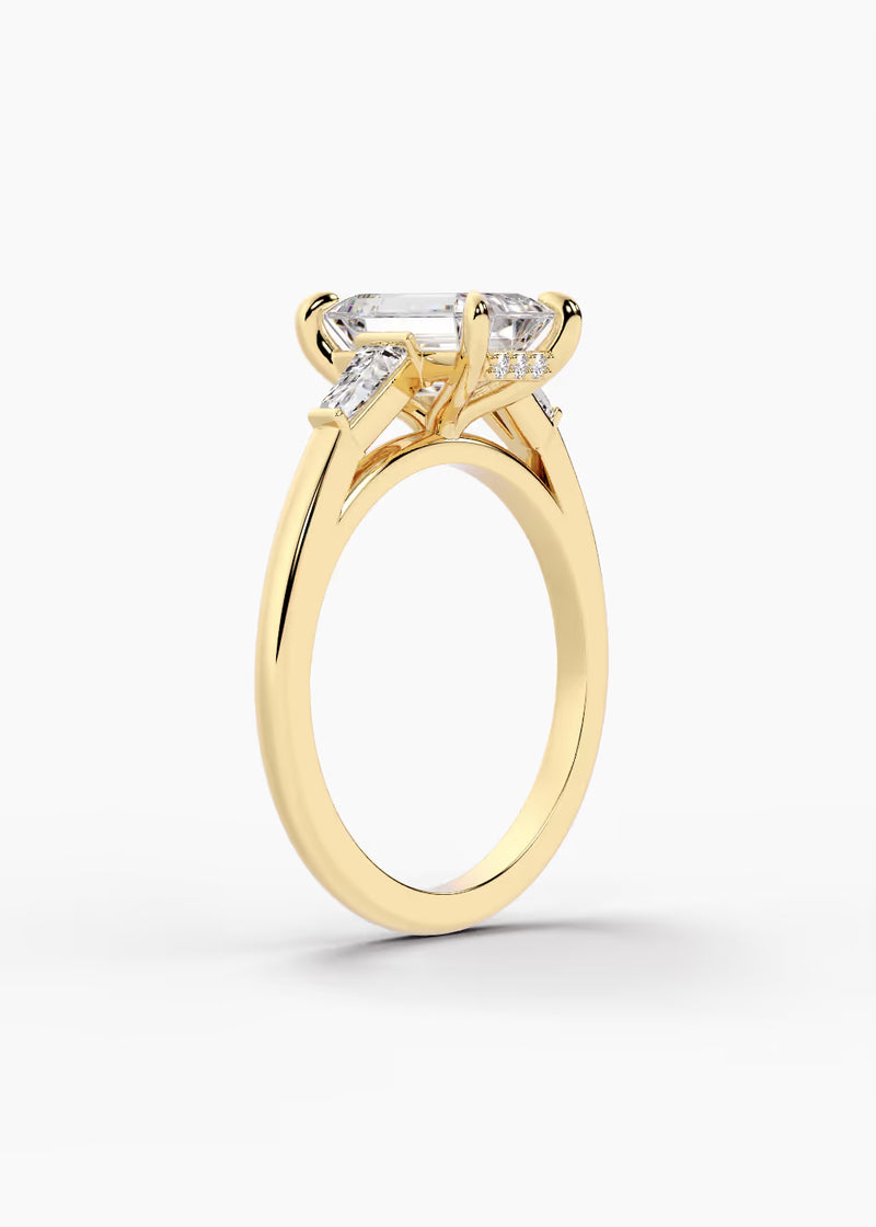 The Regent · Emerald — YG detail