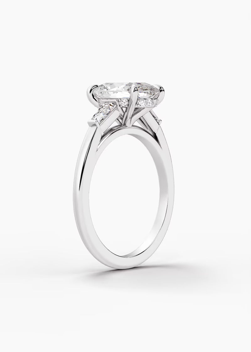 The Regent · Oval — WG detail