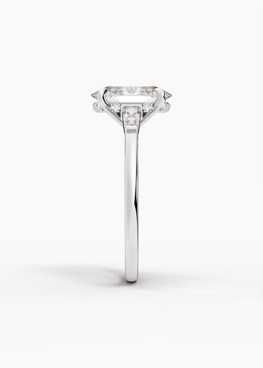 WG: The Regent · Oval — white gold view 3