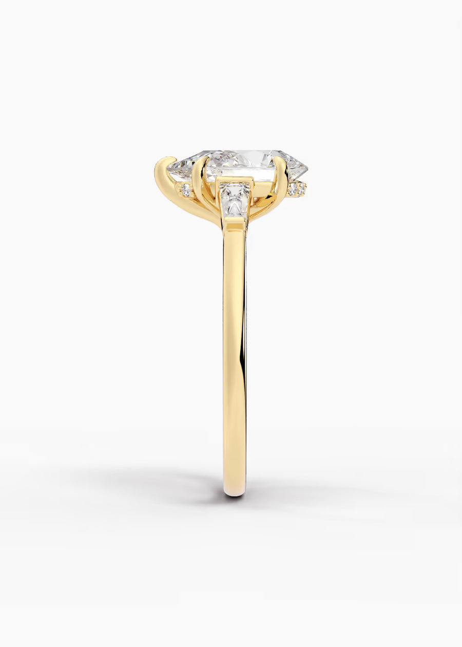 YG: The Regent · Pear — yellow gold view 3