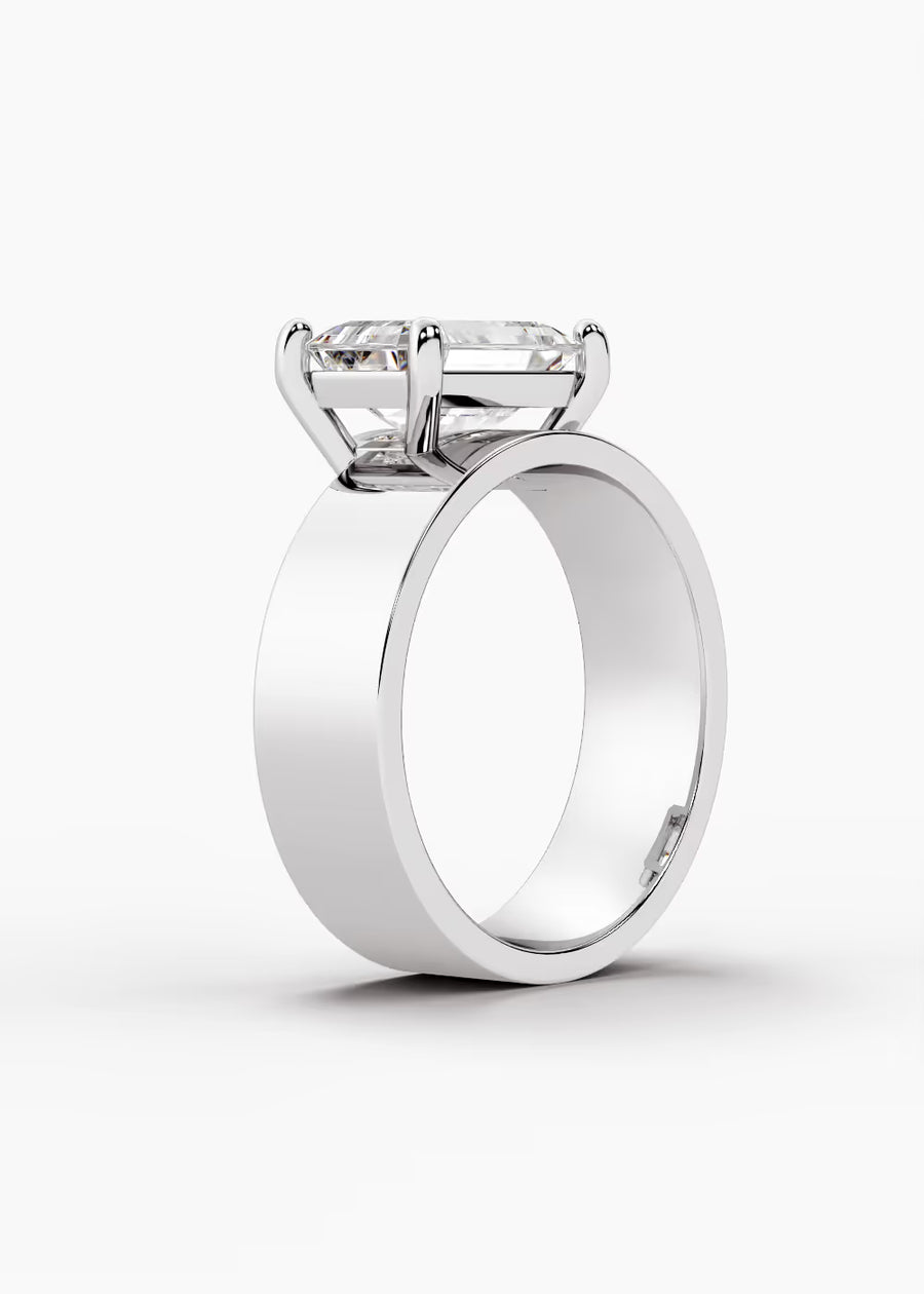 WG: The Shift · Emerald — white gold view 2