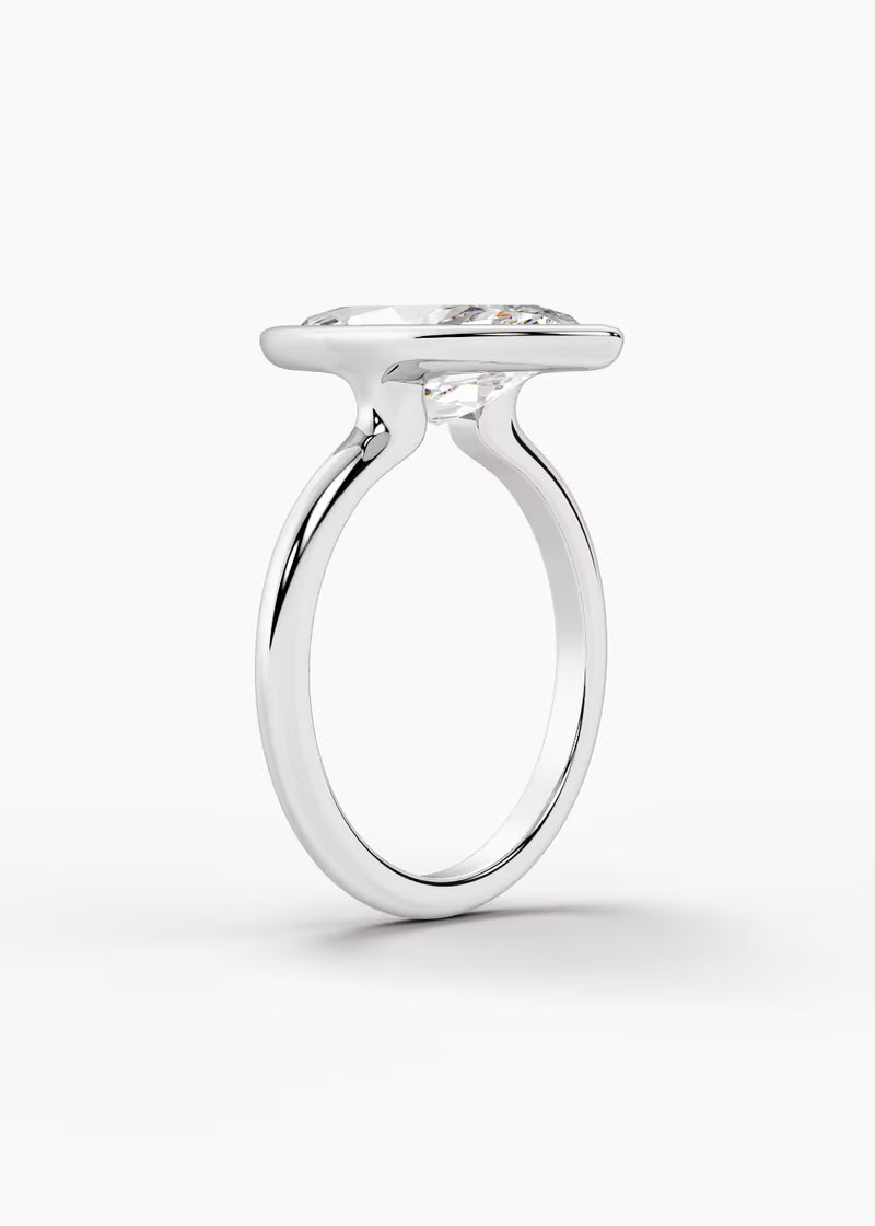 The Silhouette · Marquise — WG detail