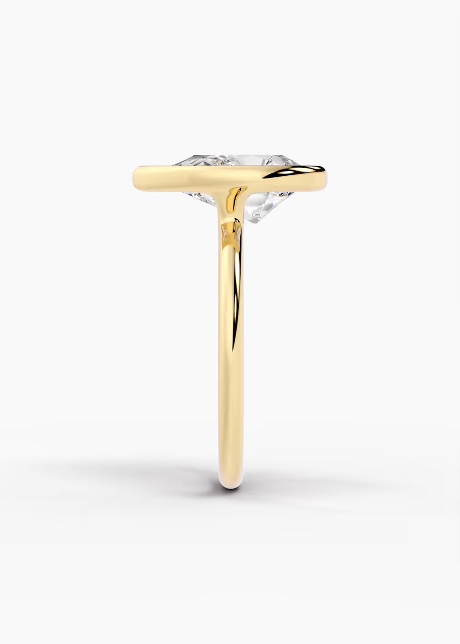 YG: The Silhouette · Pear — yellow gold view 3