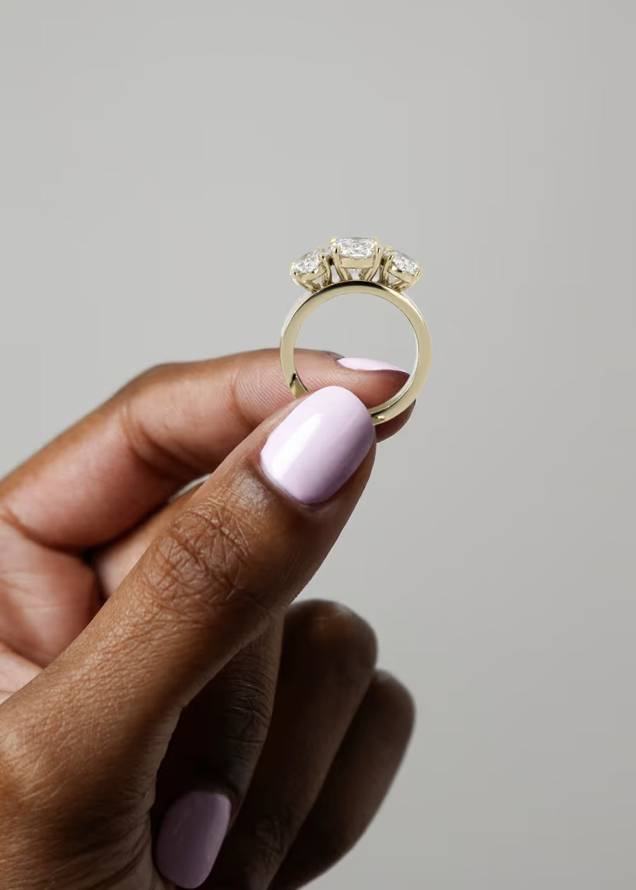YG: The Sovereign Oval Yellow Gold Hand 3