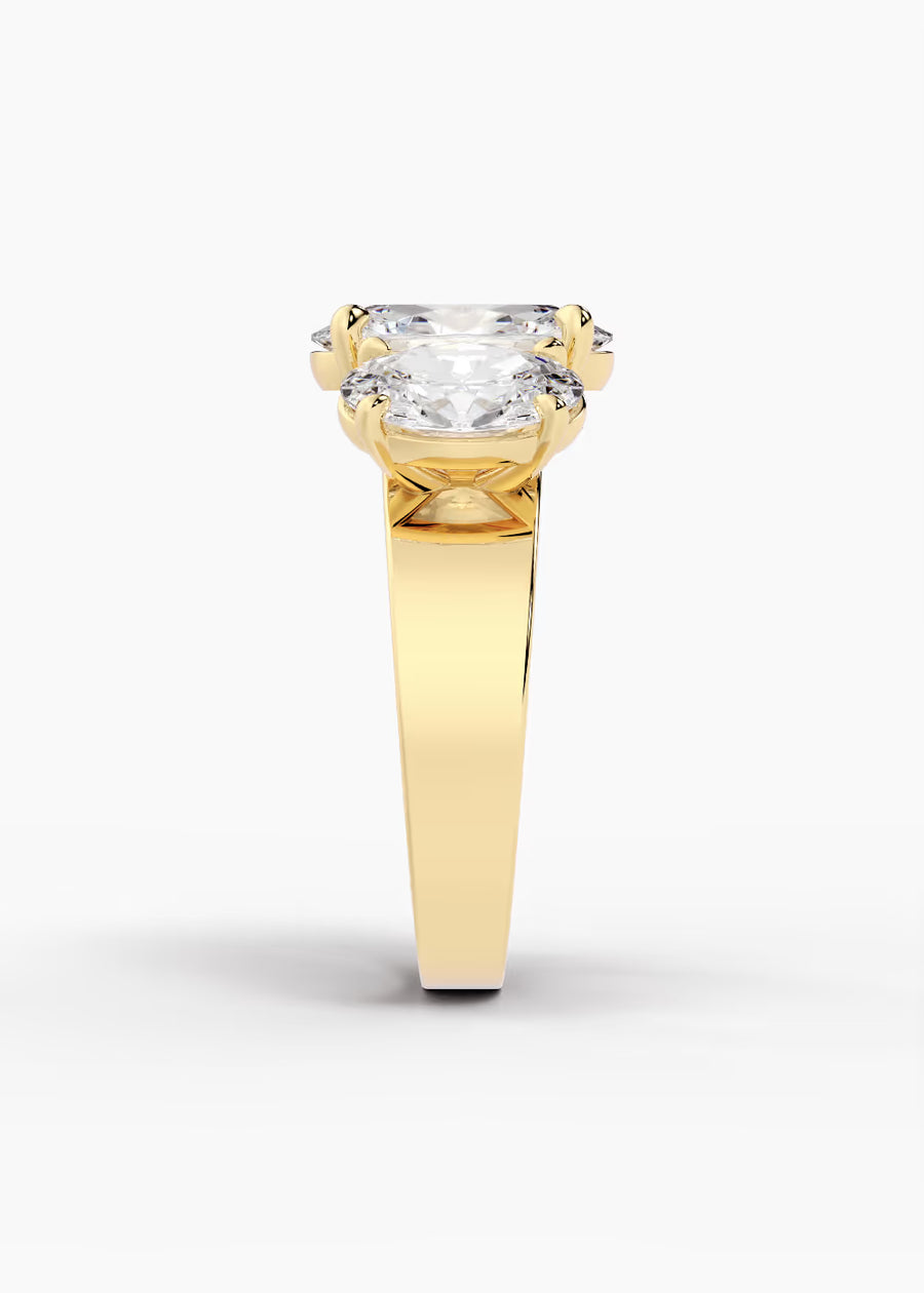 YG: The Sovereign · Oval — yellow gold view 3