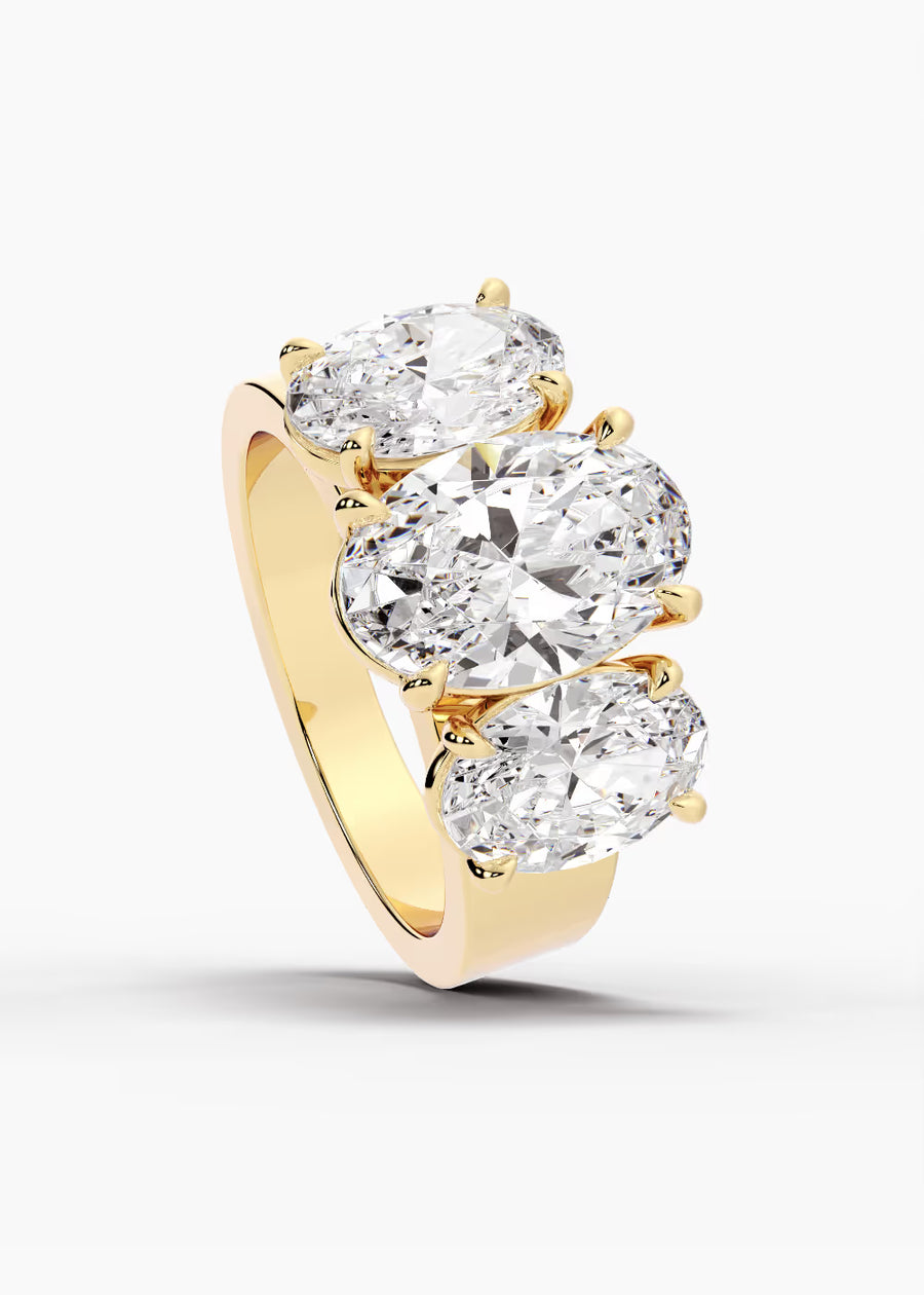 YG: The Sovereign · Oval — yellow gold view 4